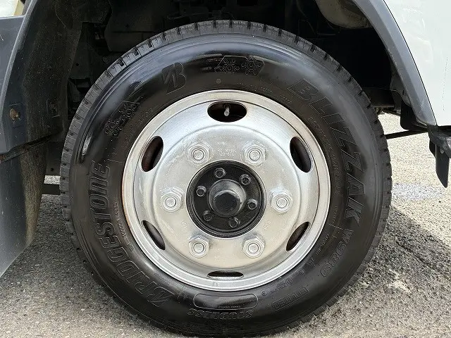 いすゞ エルフ BDG-NPS85AR(4WD)の写真23