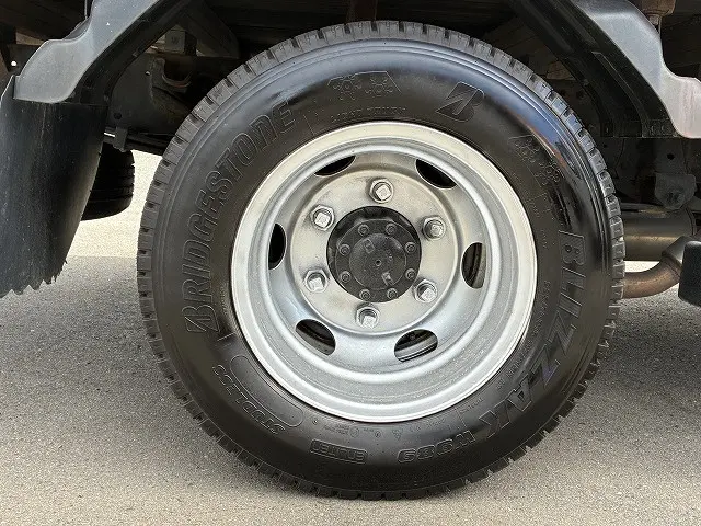 いすゞ エルフ BDG-NPS85AR(4WD)の写真29