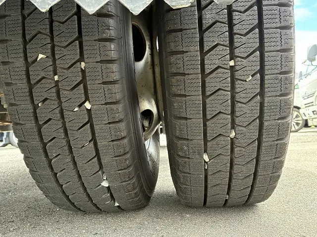 いすゞ エルフ BDG-NPS85AR(4WD)の写真30