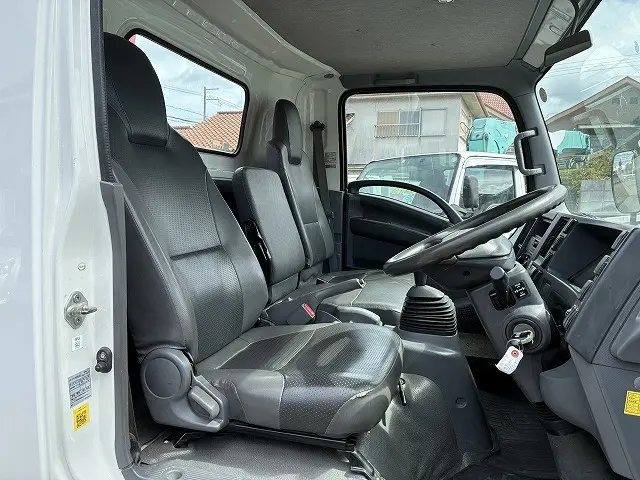 いすゞ エルフ BDG-NPS85AR(4WD)の写真32
