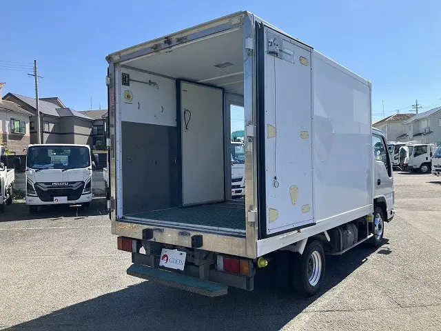 いすゞ エルフ TPG-NHR85AN(2WD)の写真15