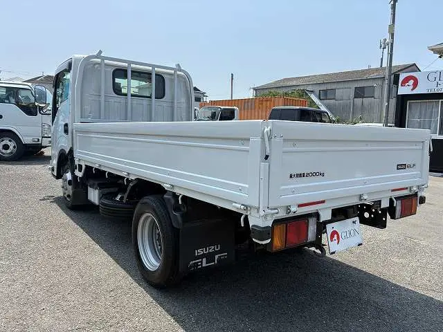 いすゞ エルフ 2TG-NJR88AF(2WD)の写真8