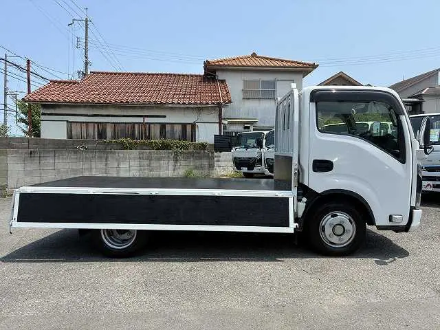 いすゞ エルフ 2TG-NJR88AF(2WD)の写真12
