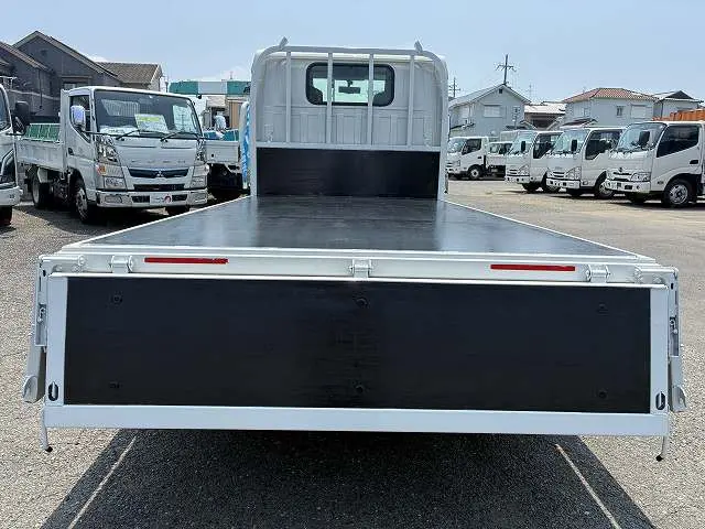 いすゞ エルフ 2TG-NJR88AF(2WD)の写真14