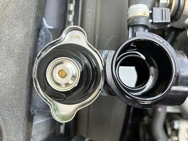 いすゞ エルフ 2TG-NJR88AF(2WD)の写真24