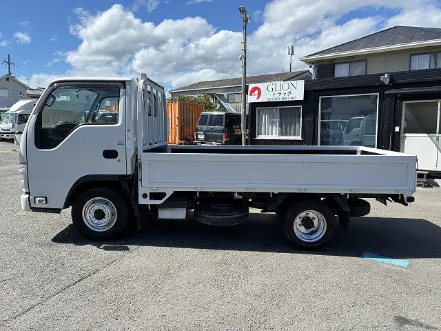 いすゞ エルフ 2RG-NJR88A(2WD)の写真4