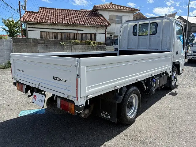 いすゞ エルフ 2RG-NJR88A(2WD)の写真8
