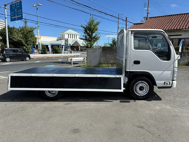 いすゞ エルフ 2RG-NJR88A(2WD)の写真12