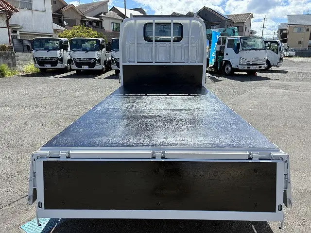 いすゞ エルフ 2RG-NJR88A(2WD)の写真14