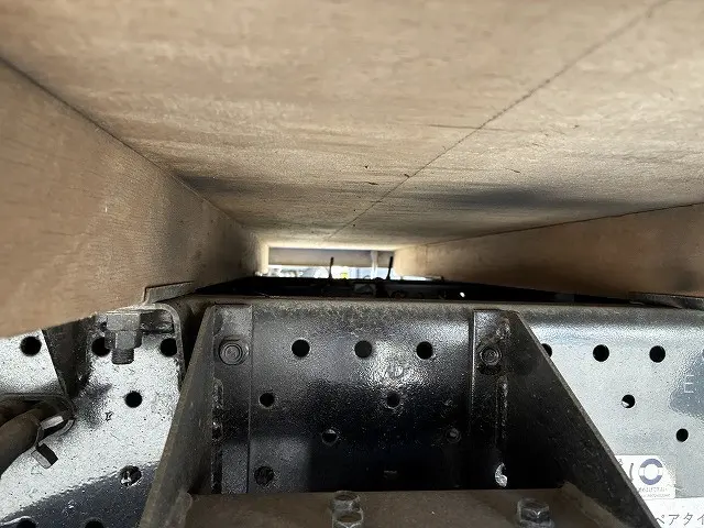 いすゞ エルフ 2RG-NJR88A(2WD)の写真18