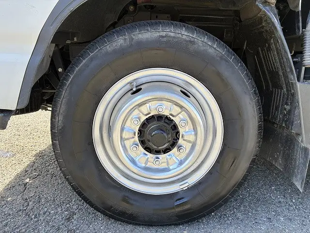 いすゞ エルフ 2RG-NJR88A(2WD)の写真23