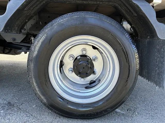 いすゞ エルフ 2RG-NJR88A(2WD)の写真25