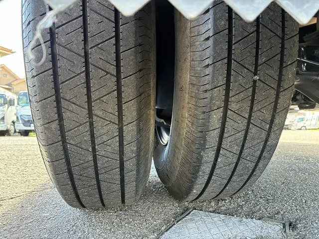 いすゞ エルフ 2RG-NJR88A(2WD)の写真26