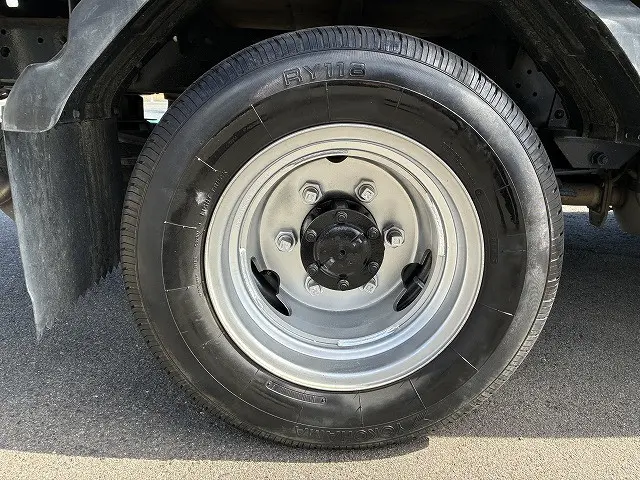 いすゞ エルフ 2RG-NJR88A(2WD)の写真27