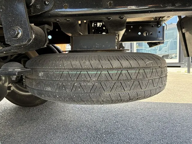 いすゞ エルフ 2RG-NJR88A(2WD)の写真30