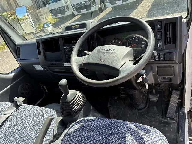 いすゞ エルフ 2RG-NJR88A(2WD)の写真34