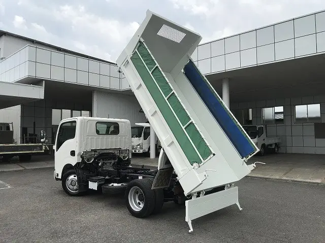 いすゞ エルフ 2RG-NJR88AT(2WD)の写真4
