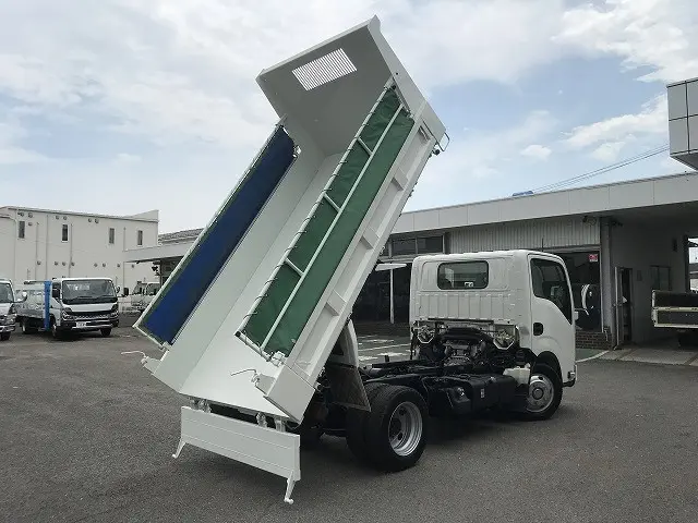 いすゞ エルフ 2RG-NJR88AT(2WD)の写真6