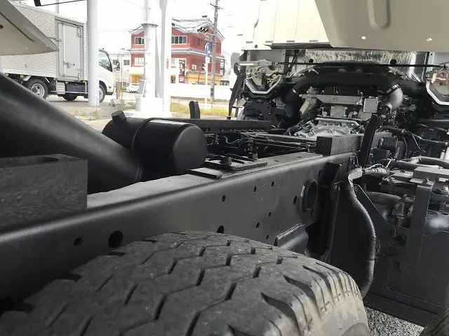 いすゞ エルフ 2RG-NJR88AT(2WD)の写真44