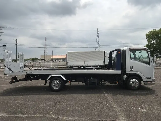 いすゞ エルフ TRG-NPR85AN(2WD)の写真12