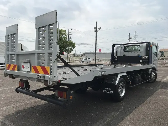 いすゞ エルフ TRG-NPR85AN(2WD)の写真15