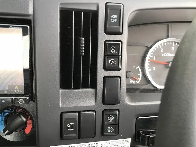 いすゞ エルフ TRG-NPR85AN(2WD)の写真39