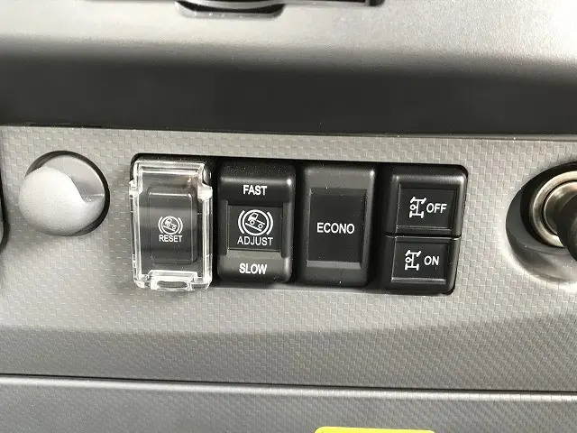 いすゞ エルフ TRG-NPR85AN(2WD)の写真40