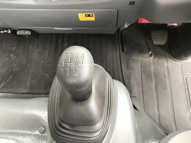 いすゞ エルフ TRG-NPR85AN(2WD)の写真42