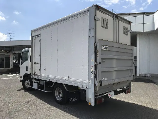 いすゞ エルフ BKG-NPR85AN(2WD)の写真4