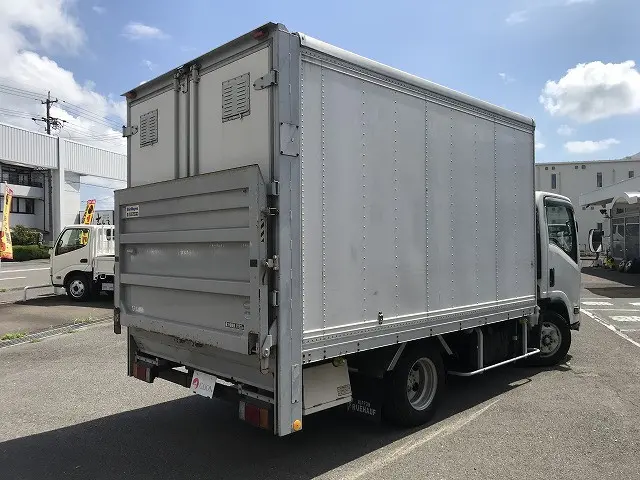 いすゞ エルフ BKG-NPR85AN(2WD)の写真6