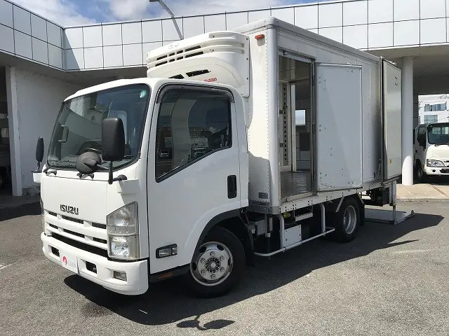 いすゞ エルフ BKG-NPR85AN(2WD)の写真9