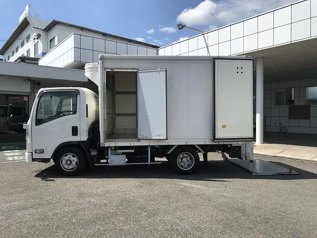 いすゞ エルフ BKG-NPR85AN(2WD)の写真14