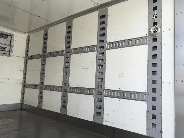 いすゞ エルフ BKG-NPR85AN(2WD)の写真19
