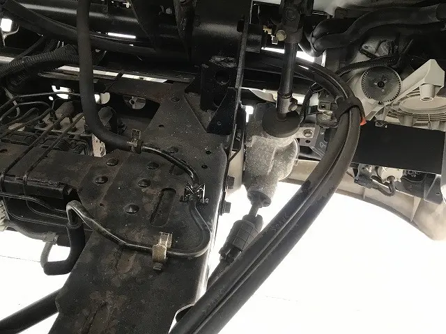 いすゞ エルフ BKG-NPR85AN(2WD)の写真28