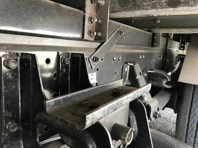 いすゞ エルフ BKG-NPR85AN(2WD)の写真41