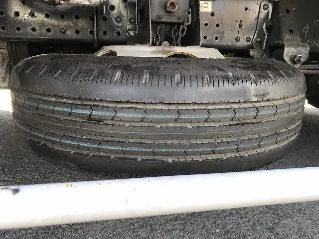 いすゞ エルフ BKG-NPR85AN(2WD)の写真45