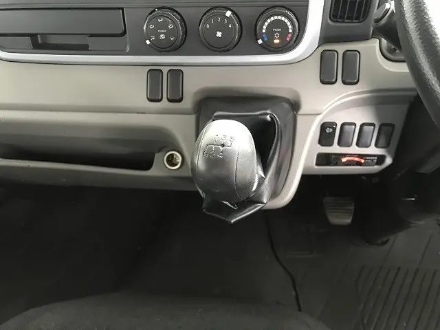 三菱 キャンター TPG-FEA50(2WD)の写真27