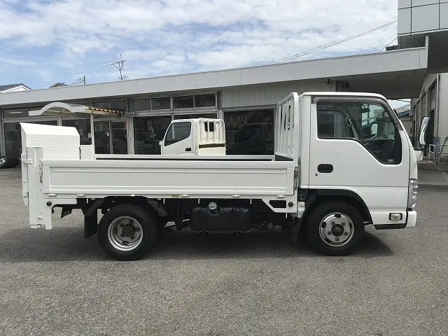 いすゞ エルフ TRG-NJR85A(2WD)の写真8