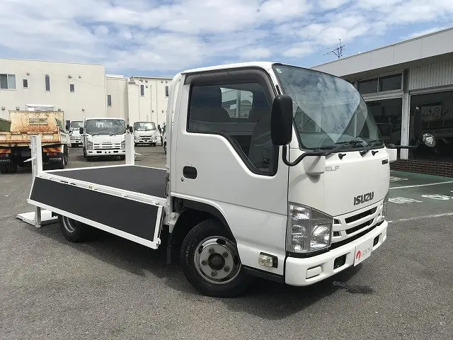 いすゞ エルフ TRG-NJR85A(2WD)の写真10