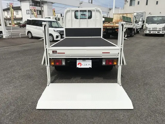 いすゞ エルフ TRG-NJR85A(2WD)の写真12