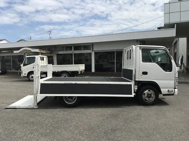 いすゞ エルフ TRG-NJR85A(2WD)の写真15