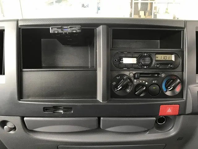 いすゞ エルフ TRG-NJR85A(2WD)の写真28