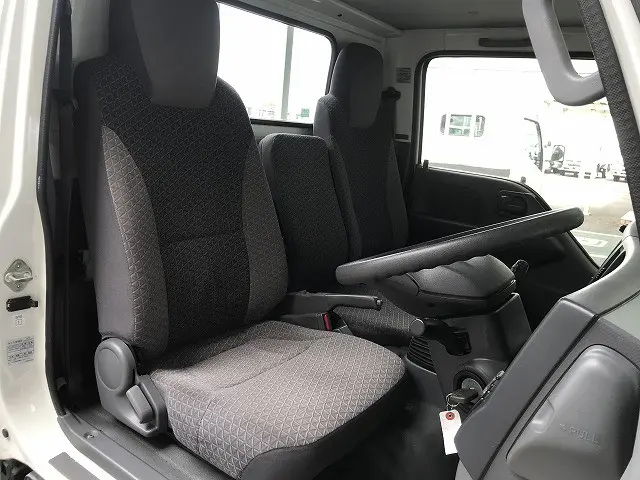 いすゞ エルフ TRG-NJR85A(2WD)の写真34