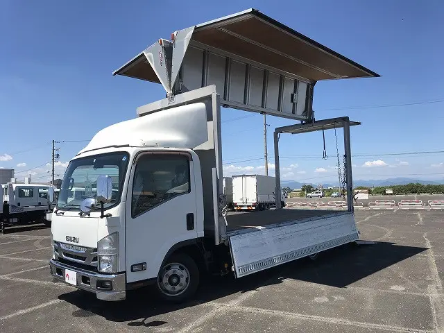 いすゞ エルフ TRG-NPR85AN(2WD)の写真1