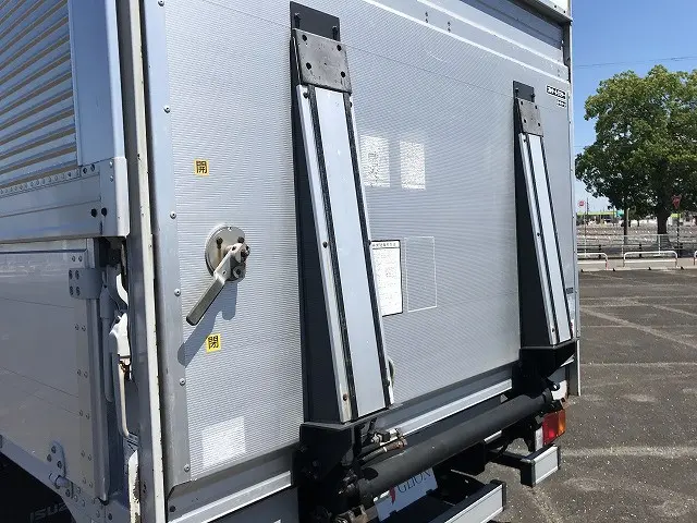 いすゞ エルフ TRG-NPR85AN(2WD)の写真16
