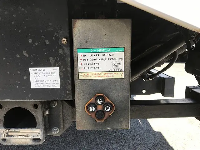 いすゞ エルフ TRG-NPR85AN(2WD)の写真41