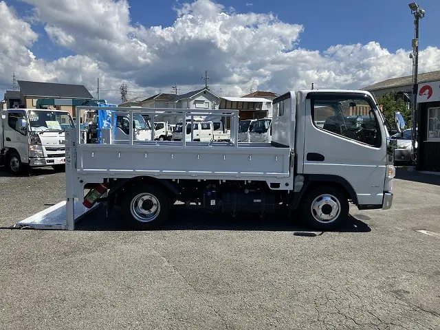 三菱 キャンター TPG-FBA20(2WD)の写真12