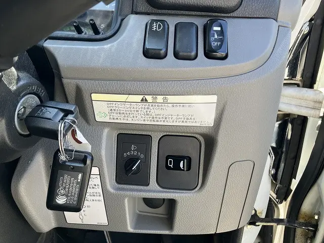 三菱 キャンター TPG-FBA20(2WD)の写真30