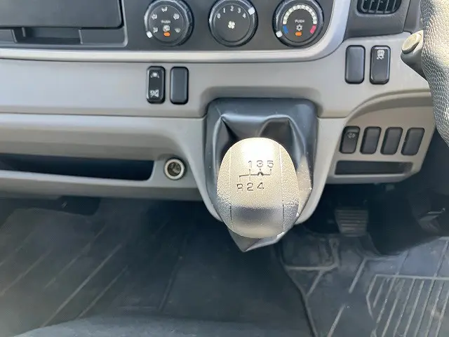 三菱 キャンター TPG-FBA20(2WD)の写真35