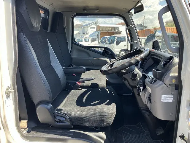 三菱 キャンター TPG-FBA20(2WD)の写真37
